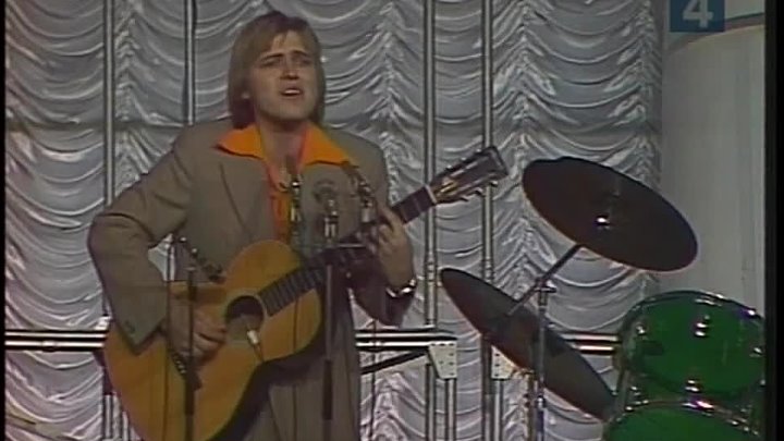 Вечер Марка Фрадкина в Колонном зале, 1979. Три песни: "У деревни Крюково"-"Красный конь"-"У фабричной заставы" . С сайта Валентина Дьяконова.